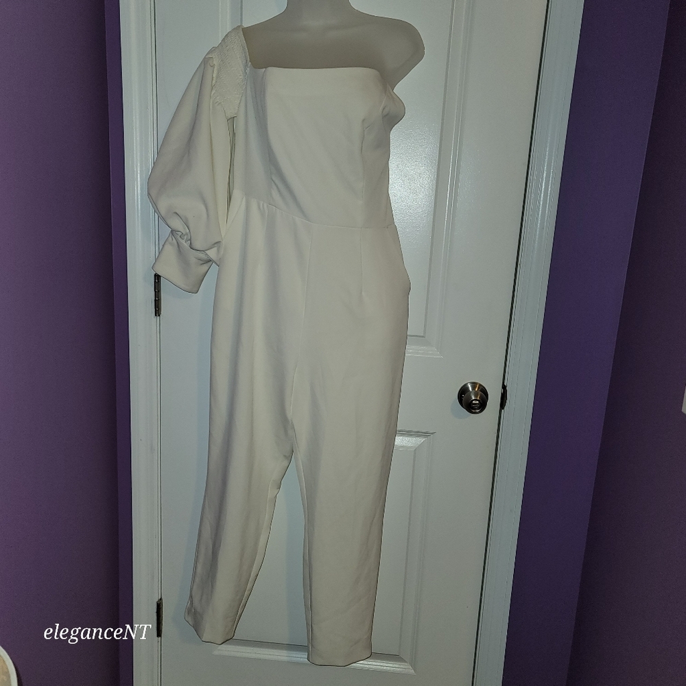Lavish Alice White One Sleeve Jumpsuit Sz: 10 NWT - Picture 8 of 12